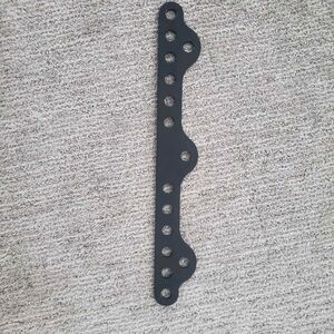 Lat Pull Down Extension Black Metal Bracket with Holes